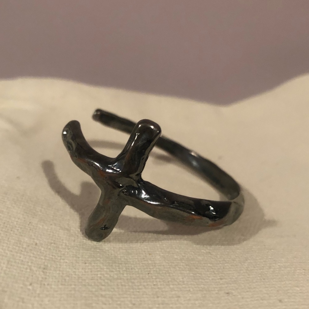 Chris Habana Hammered cross cuff - gunmetal